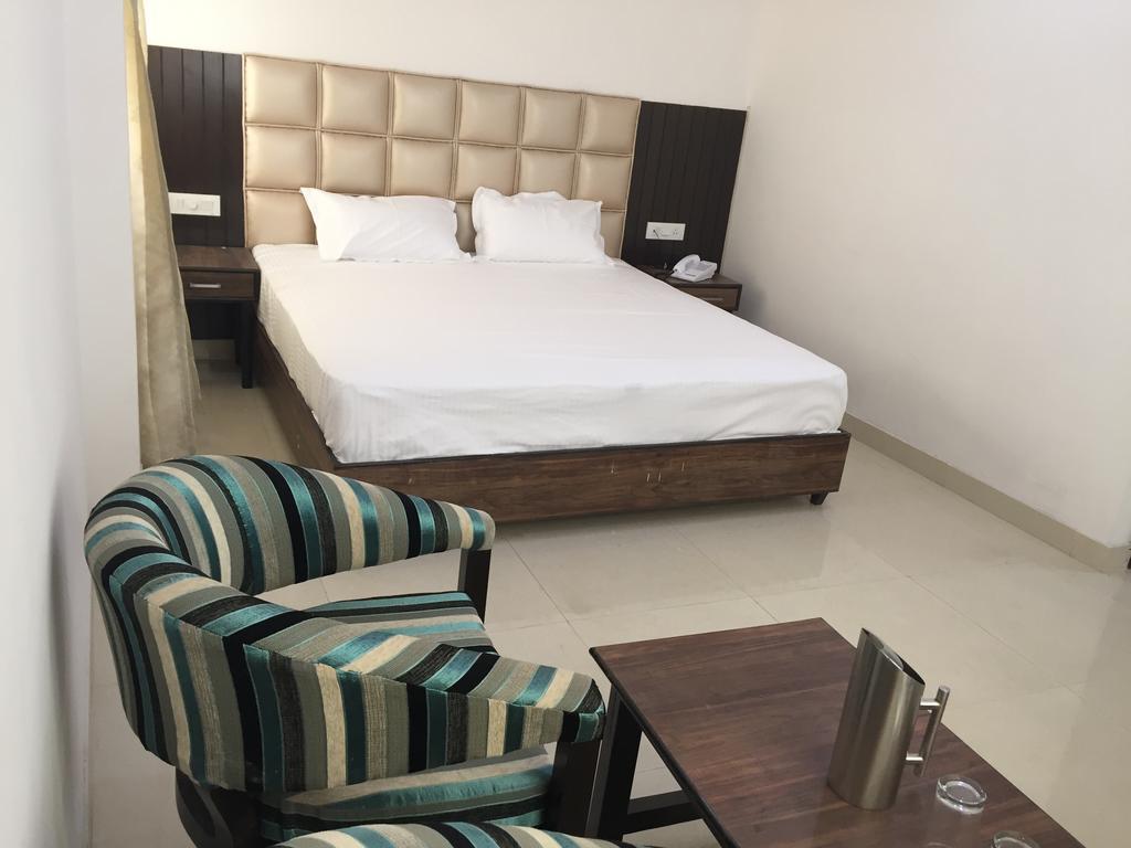 Hotel Rv Regency Amritsar Exterior photo